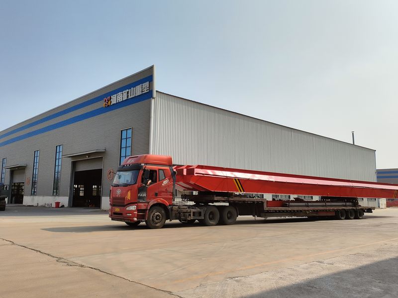 4臺(tái)電動(dòng)單梁起重機(jī)，LD10t-26.53m，發(fā)往浙江交付客戶使用。
