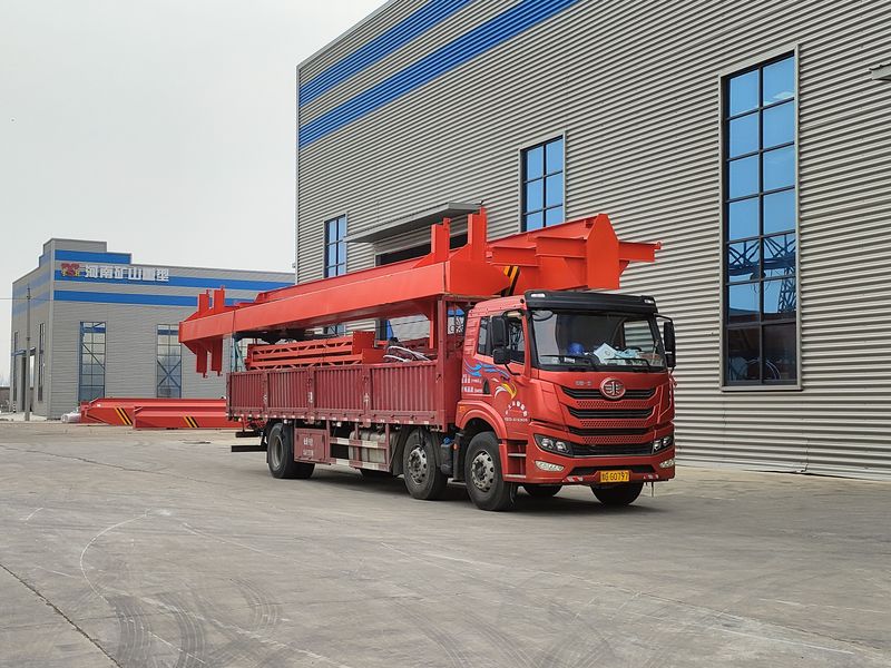 2臺(tái)電動(dòng)葫蘆門(mén)式起重機(jī) MHxh10t—13m 發(fā)往河南焦作交付客戶使用。