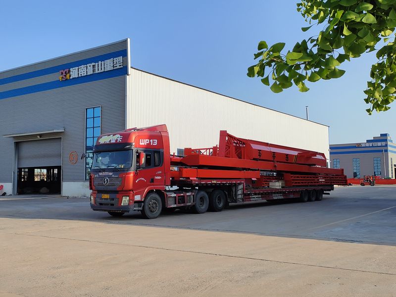 電動(dòng)葫蘆門(mén)式起重機(jī) 2臺(tái) MHxh10t—25m 外懸5/5m MHxh5t—23m 外懸4.5/4.5m 制作完成，發(fā)往青海交付客戶(hù)使用