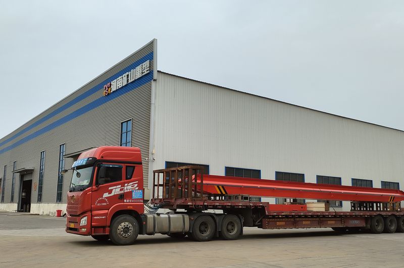 電動(dòng)單梁起重機(jī)3臺(tái) LD5t—16.8m LD3t—16.5m /2臺(tái) 制作完成，發(fā)往江西南昌交付客戶(hù)使用。