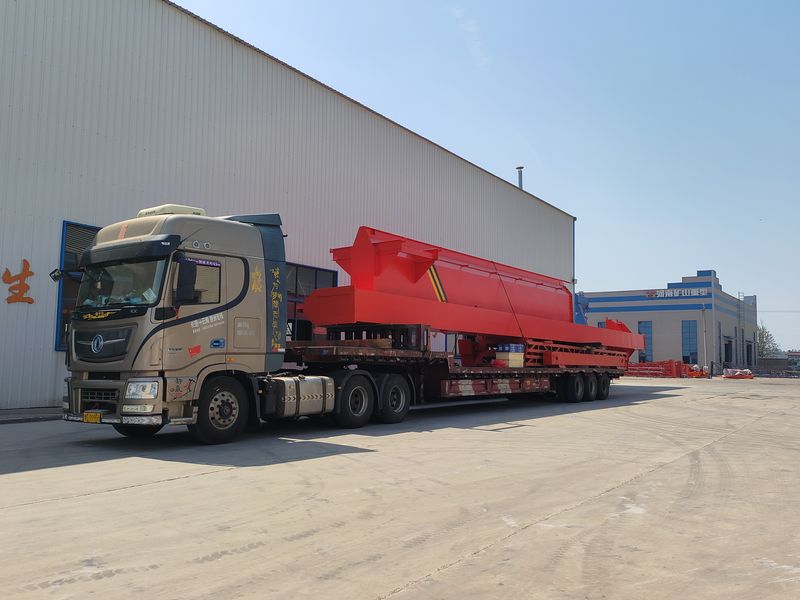 電動(dòng)葫蘆門(mén)式起重機(jī) MHxh16t—32m 制作完成，發(fā)往新疆交付客戶(hù)使用。